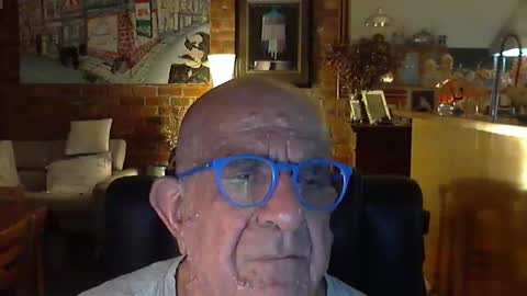 Snapshot of patvac chatting on May 1, 3:16 pm patvac online show from May 1, 3:16 pm