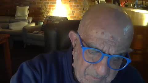 Snapshot of patvac chatting on May 11, 2:12 pm patvac online show from May 11, 2:12 pm