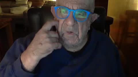 Snapshot of patvac chatting on May 11, 2:45 pm patvac online show from May 11, 2:45 pm