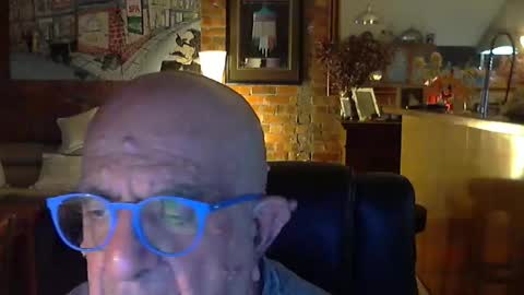 Snapshot of patvac chatting on May 16, 3:11 pm patvac online show from May 16, 3:11 pm