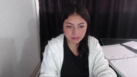 pau cute online show from November 6, 8:10 pm