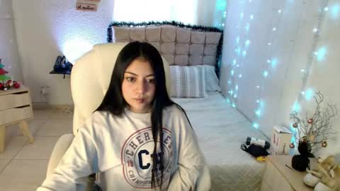 pau cute online show from January 7, 6:54 pm
