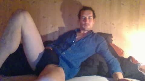 paueriwan online show from November 12, 8:08 pm