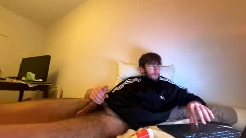 Snapshot of paul442386 chatting on May 8, 1:33 am paul442386 online show from May 8, 1:33 am