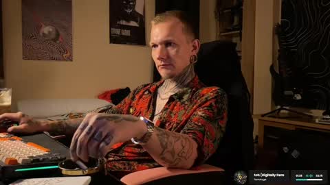 Snapshot of paul_razor chatting on April 23, 6:10 pm Paul online show from April 23, 6:10 pm