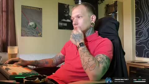 Snapshot of paul_razor chatting on April 29, 6:39 am Paul online show from April 29, 6:39 am
