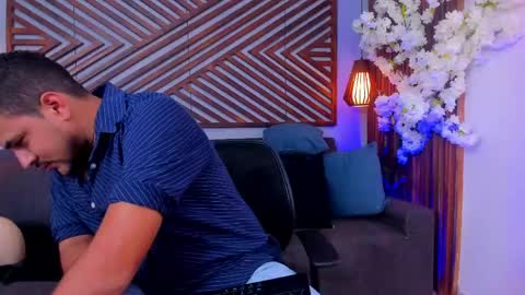 Snapshot of paul_rivera chatting on April 28, 9:20 pm Paul Rivera online show from April 28, 9:20 pm