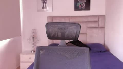 Snapshot of paul_roger chatting on June 19, 6:56 pm PAUL ROGER online show from June 19, 6:56 pm