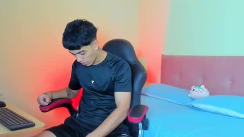 paul_sexycock online show from February 13, 12:43 pm