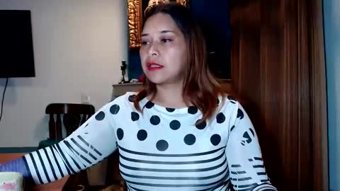 Snapshot of paula_anderson chatting on January 26, 3:59 am PAULA online show from January 26, 3:59 am