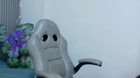 Snapshot of paula_cruzz chatting on May 1, 8:46 pm PAULA CRUZ online show from May 1, 8:46 pm