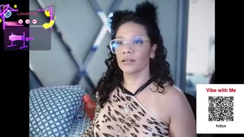 Paula online show from November 19, 9:15 pm