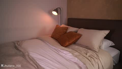 Paula online show from January 31, 11:45 pm