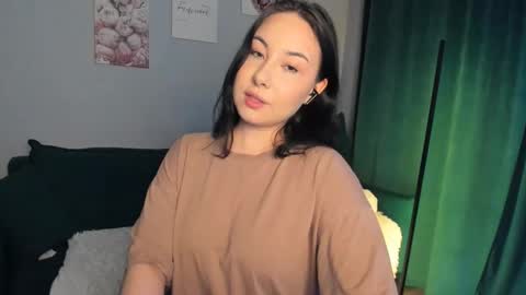 Snapshot of paulaguidroz chatting on October 19, 9:10 am Aurora online show from October 19, 9:10 am