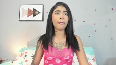Snapshot of paulete_w chatting on April 14, 12:22 pm Pau online show from April 14, 12:22 pm