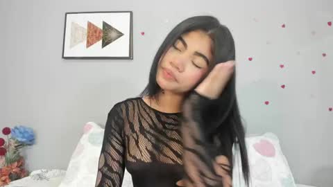 Snapshot of paulete_w chatting on April 18, 12:53 pm Pau online show from April 18, 12:53 pm