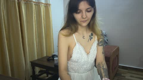 Isla  Chase online show from December 1, 4:29 pm