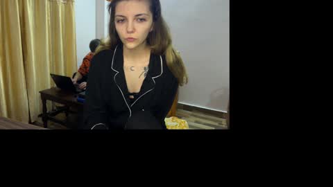 Isla  Chase online show from December 12, 5:48 pm