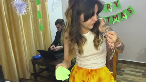 Isla  Chase online show from December 20, 3:00 pm