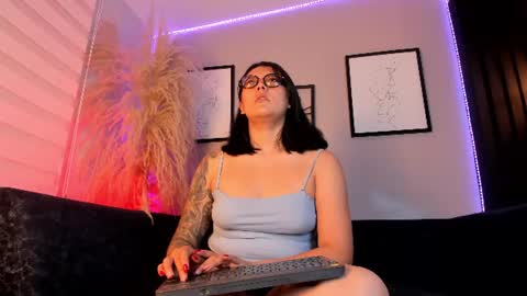 Snapshot of paulina_bennet chatting on July 24, 10:57 am paulina_bennet online show from July 24, 10:57 am