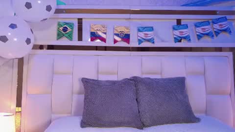 Snapshot of paulina_cano chatting on June 18, 7:29 pm Paulina online show from June 18, 7:29 pm