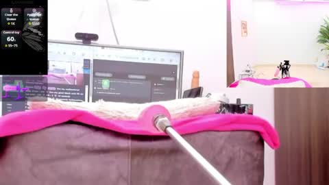 Snapshot of paulina_davis_ chatting on April 28, 2:27 am Paulina Davis online show from April 28, 2:27 am