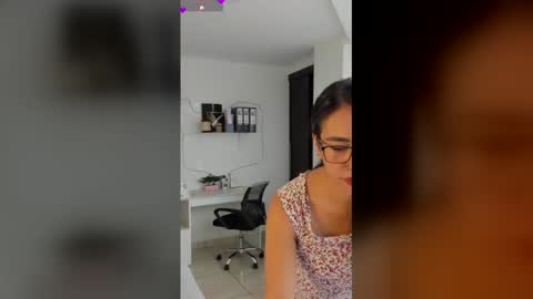 Snapshot of paulina_dossantos chatting on May 13, 7:00 pm paulina online show from May 13, 7:00 pm