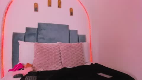 Snapshot of paulina_rosset chatting on June 16, 11:24 am paulina_rosset online show from June 16, 11:24 am