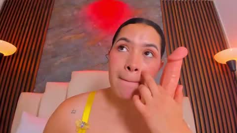 Snapshot of paulina_rosset chatting on June 27, 12:22 pm paulina_rosset online show from June 27, 12:22 pm