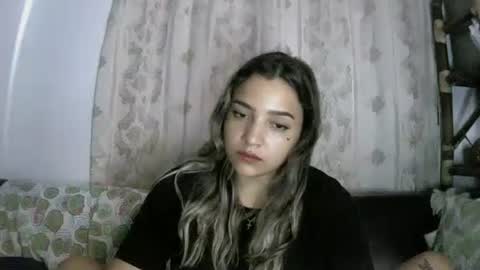 paulina_x_x online show from May 7, 8:31 am