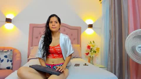 paulinavera online show from March 24, 12:32 pm