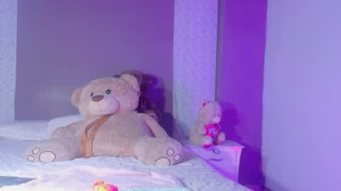 paulina online show from February 7, 6:11 pm