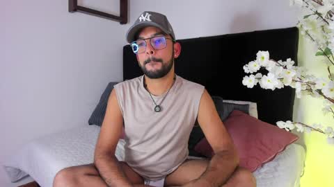 Snapshot of paulodasilva_ chatting on June 1, 8:43 pm Paulo Da Silva online show from June 1, 8:43 pm