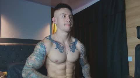 Snapshot of paulthompson_ chatting on February 3, 10:09 am Paul online show from February 3, 10:09 am