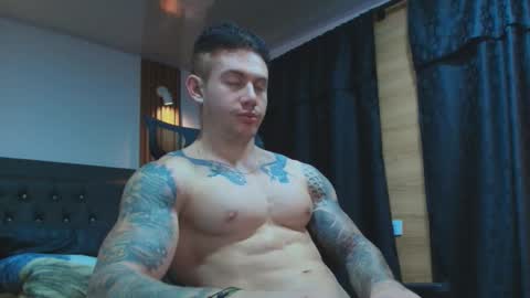 Snapshot of paulthompson_ chatting on February 19, 11:39 am Paul online show from February 19, 11:39 am