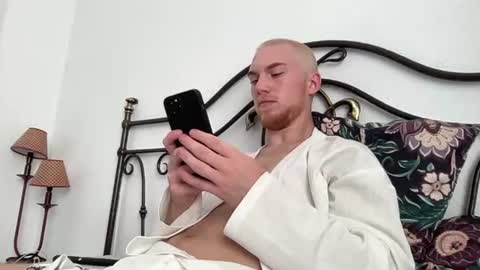 Snapshot of pavelrey chatting on July 3, 1:06 pm Pavel online show from July 3, 1:06 pm