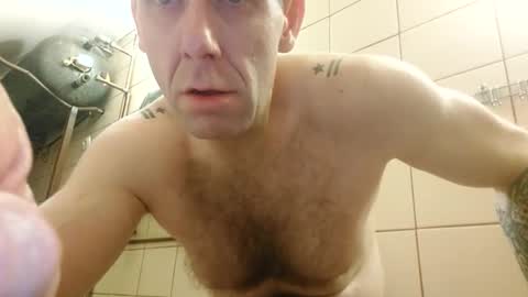 Snapshot of pawelwegrzyn306 chatting on June 7, 10:13 pm Pawel42 online show from June 7, 10:13 pm