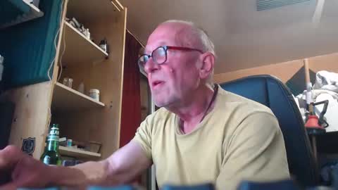 Snapshot of pc8474408 chatting on May 1, 8:02 pm pc8474408 online show from May 1, 8:02 pm