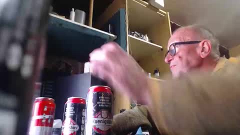 Snapshot of pc8474408 chatting on May 15, 8:43 am pc8474408 online show from May 15, 8:43 am