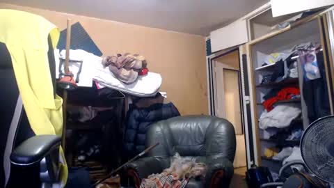 pc8474408 online show from June 23, 5:00 pm