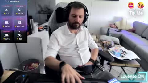Snapshot of pc92160 chatting on June 30, 3:35 pm pc92160 online show from June 30, 3:35 pm