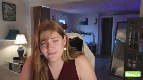 Snapshot of peaceofmae chatting on November 3, 8:43 pm online show from November 3, 8:43 pm