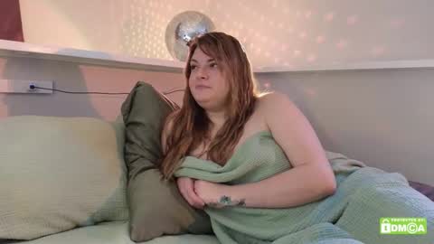 Snapshot of peaceofmae chatting on March 16, 4:55 pm online show from March 16, 4:55 pm