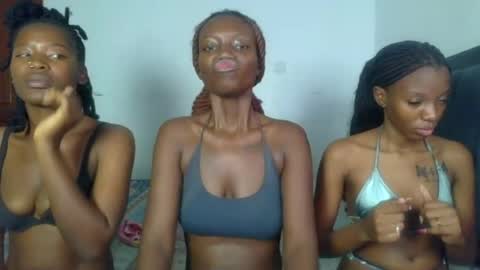 Snapshot of peach_ebonny chatting on June 25, 5:34 am peach_ebonny online show from June 25, 5:34 am