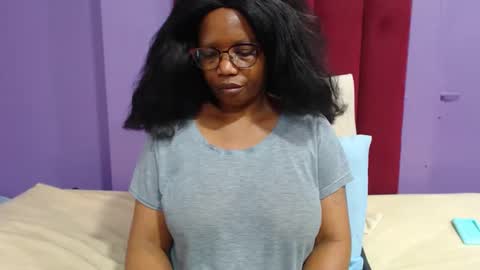 Snapshot of peachassxx chatting on June 5, 7:03 am peachy online show from June 5, 7:03 am