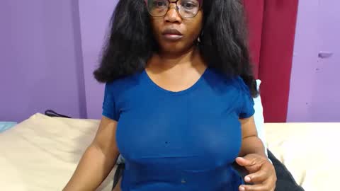Snapshot of peachassxx chatting on June 6, 5:45 am peachy online show from June 6, 5:45 am