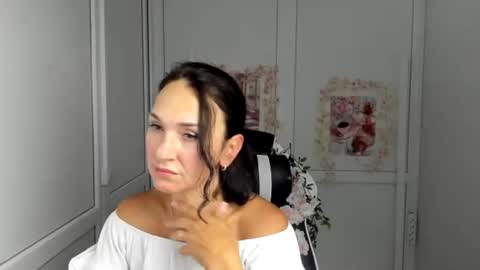 Snapshot of peachboomm chatting on August 6, 12:18 pm Christina online show from August 6, 12:18 pm