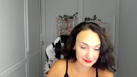 Snapshot of peachboomm chatting on August 7, 5:53 am Christina online show from August 7, 5:53 am