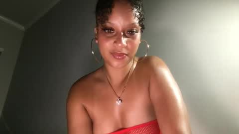 Snapshot of peachessinclair chatting on August 5, 3:20 am peachessinclair online show from August 5, 3:20 am
