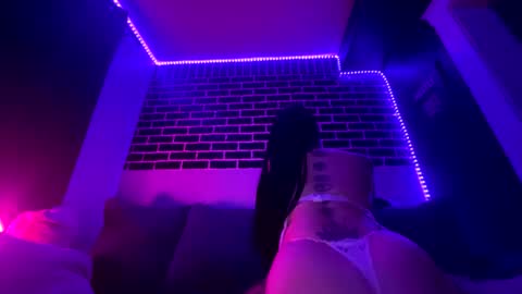 peachezncream666 online show from August 1, 7:51 am